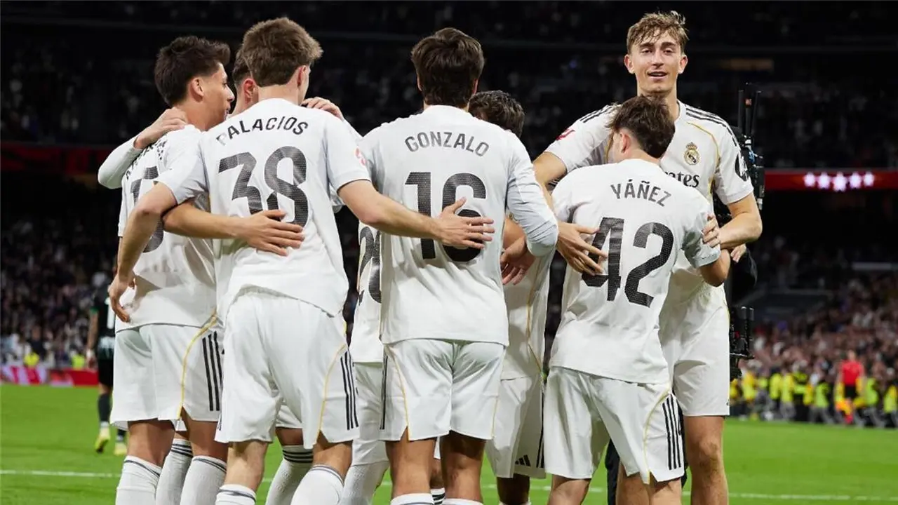 لاعب ريال مدريد يُنقل للمستشفى ويثير قلق الجماهير بعد الخروج من دوري أبطال أوروبا